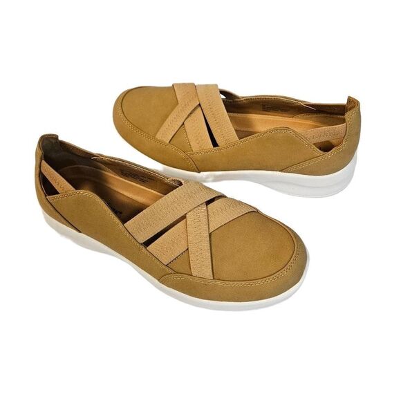 🌹New without box Tan Slipon sz 9wide - Picture 6 of 7